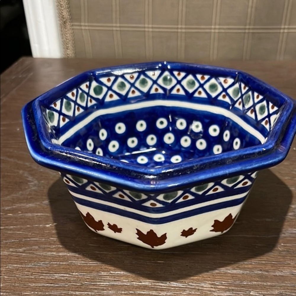 Polish Boleslawiec ceramic Octagonal bowl 6.25”